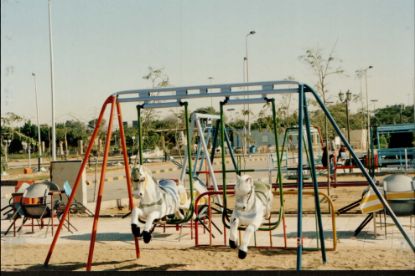 صورة لعب اطفال للحدائق